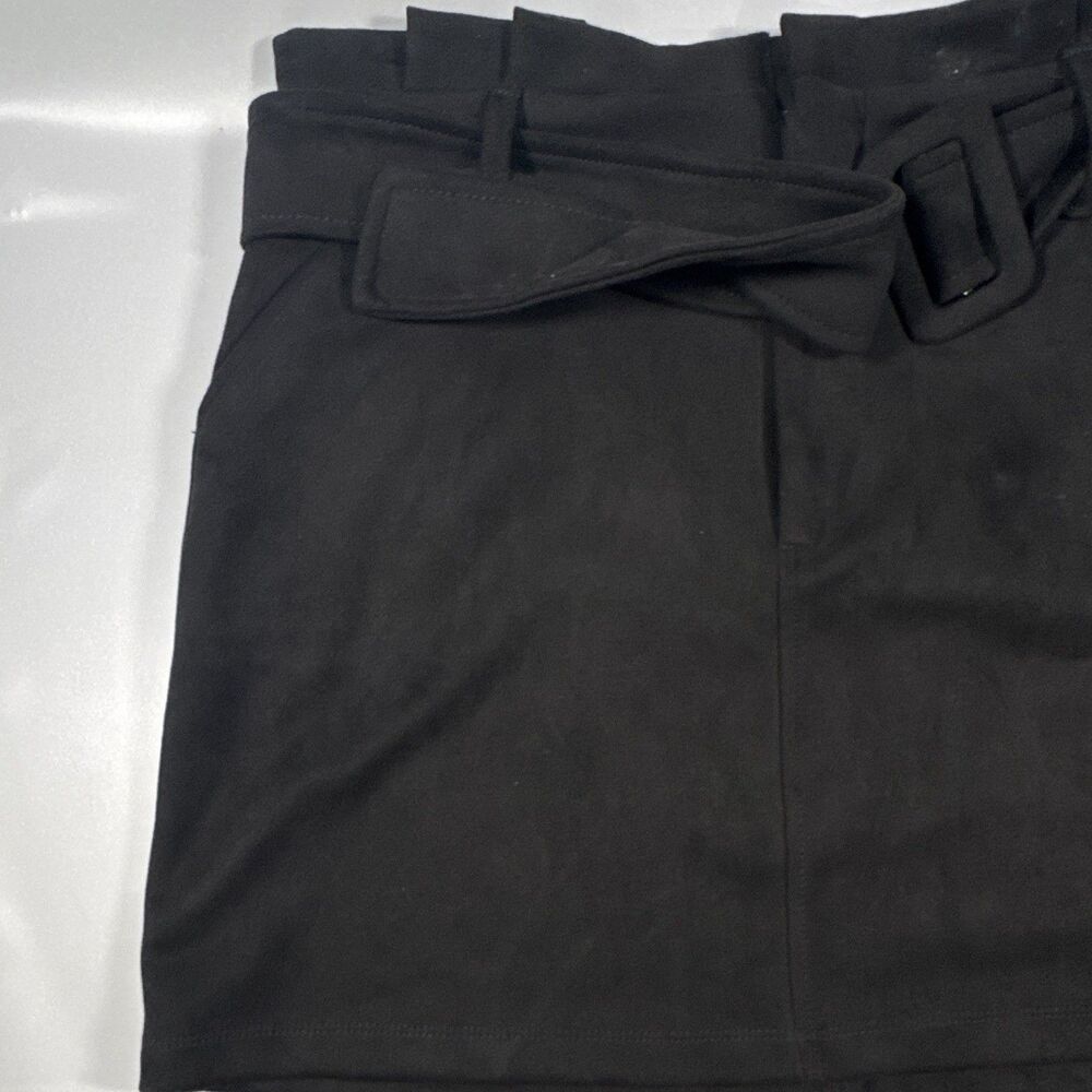 Blashe Black Solid Mini Skirt Short Length Belt Buckle Accents Women’s L - Picture 2 of 7
